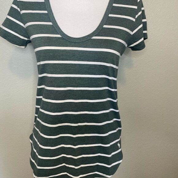 Abercrombie & Fitch Tee Size S - Picture 1 of 5